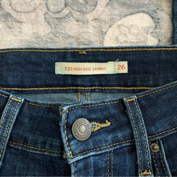 Levi’s Dark Wash High Rise Skinny Size 26 - Picture 4 of 5
